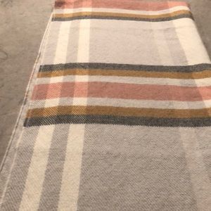 Reversible infinity scarf